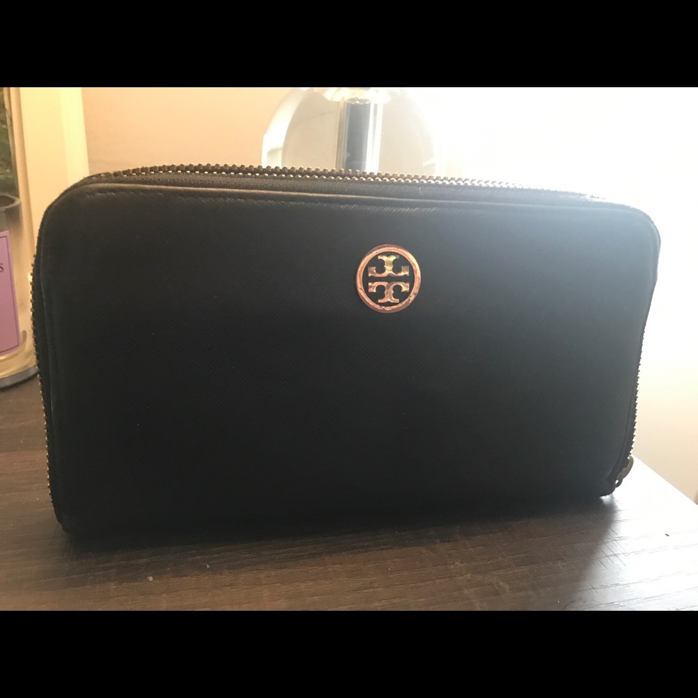 Tory Burch large Robinson wallet